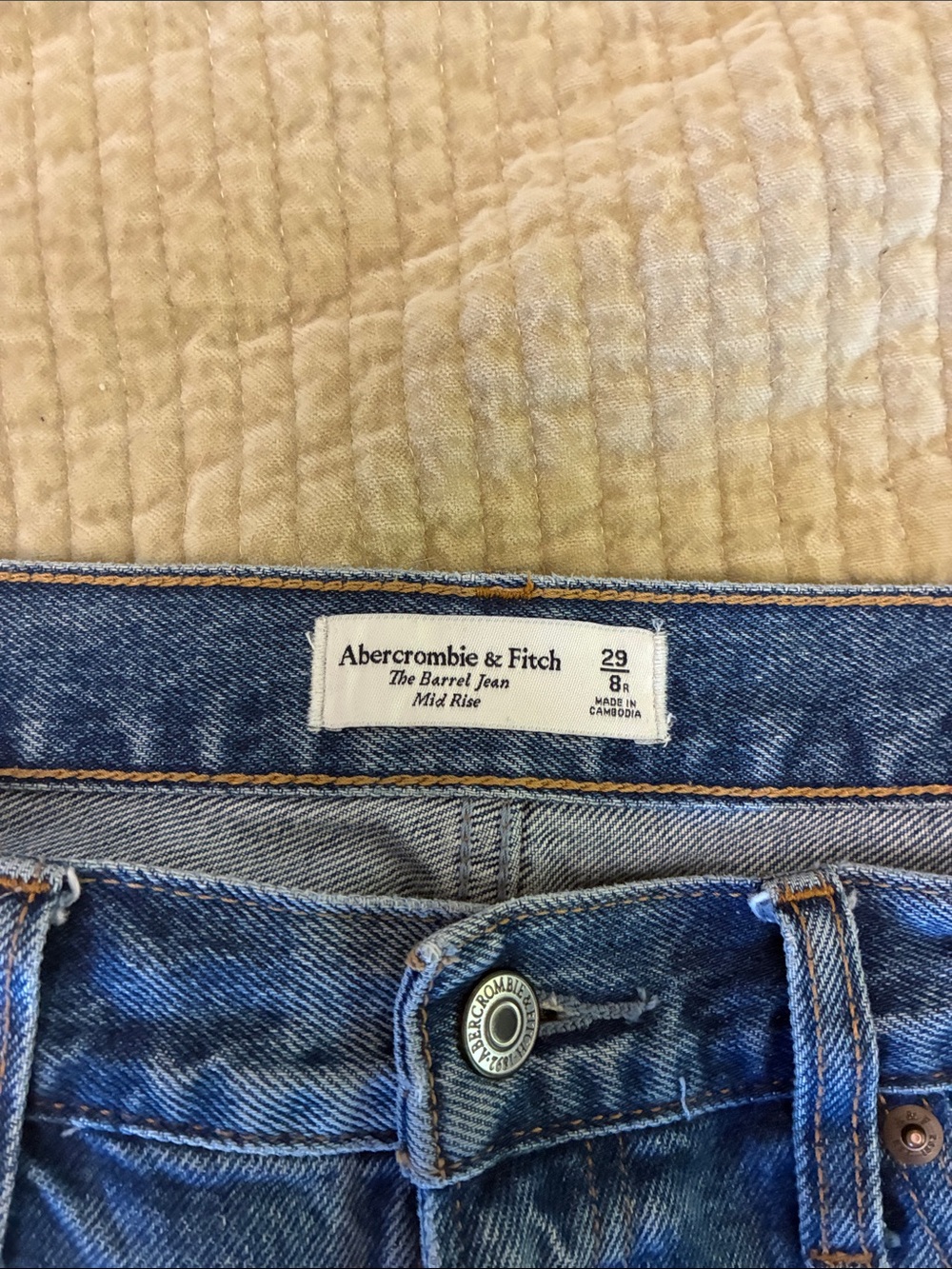 Abercrombie barrell Blue Jeans - Picture 3 of 4
